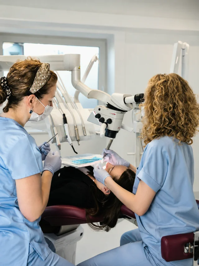 Zespół Sana Dente podczas leczenia kanałowego pod mikroskopem