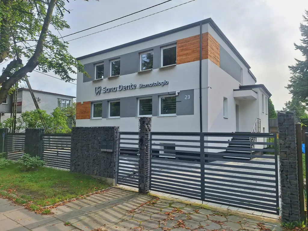 Budynek kliniki Sana Dente przy ul. Kaplicznej 23/1 w Gdańsku Jelitkowie